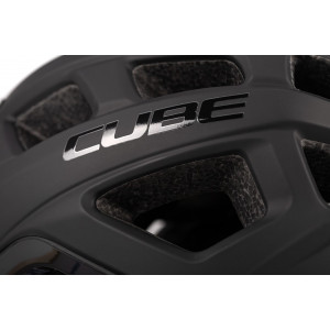 Šalmas Cube Road RACE black