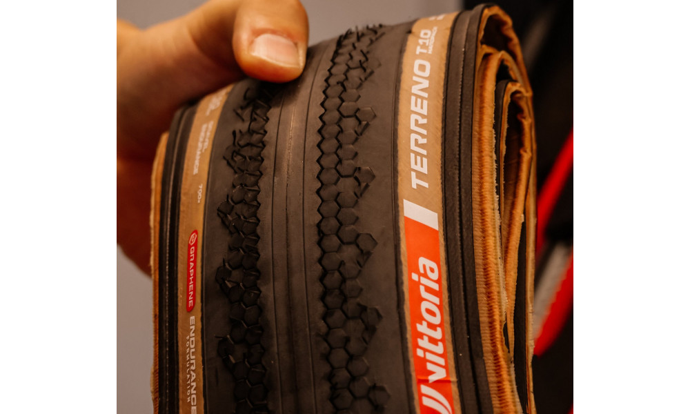 Padanga 28" Vittoria Terreno T10 Hardpack G2.0 TLR Fold 700x45c / 45-622 brown-black - 5