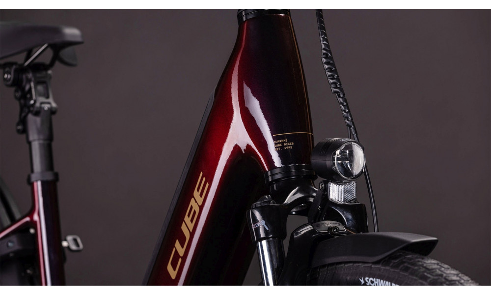 Elektrinis dviratis Cube Supreme Hybrid Comfort Pro 600 Easy Entry 26 solareclipse'n'gold 2026 - 2