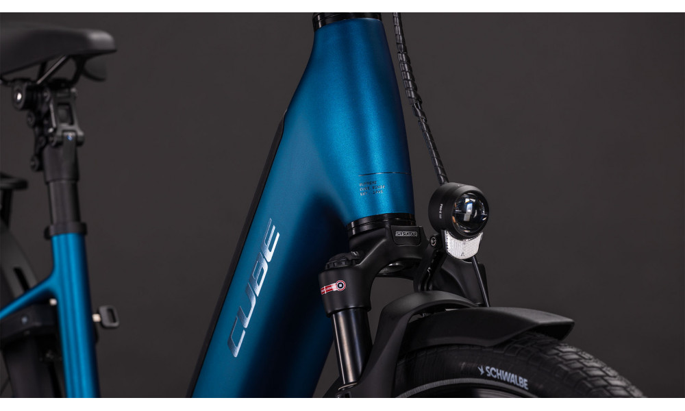 Elektrinis dviratis Cube Supreme Hybrid Deluxe Pro 600 Easy Entry 26 electricblue'n'chrome 2026 - 2