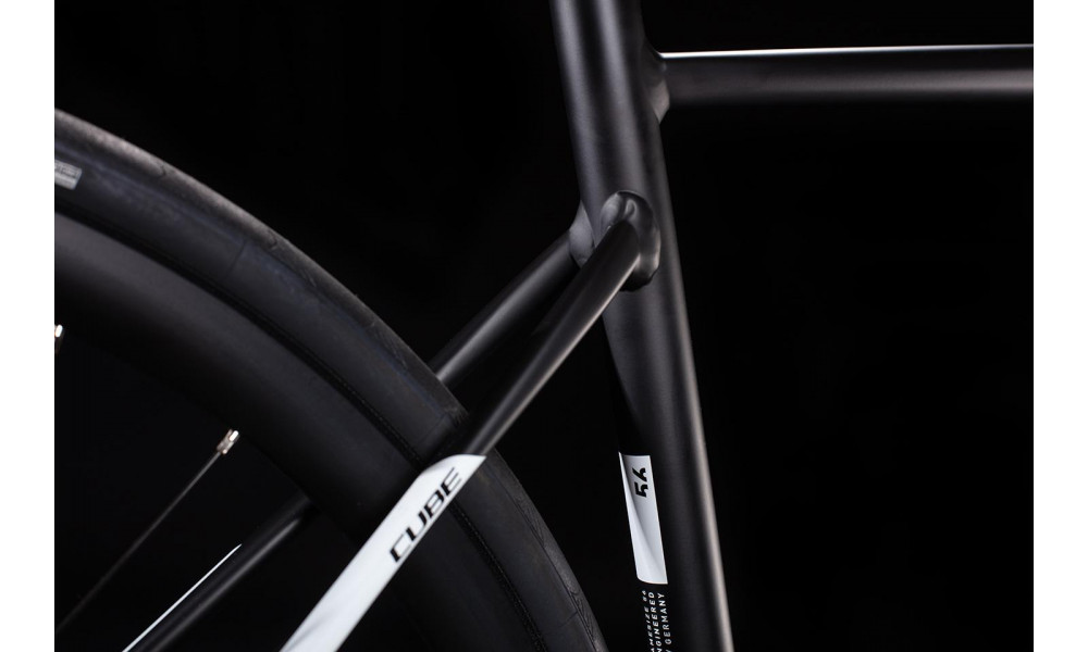 Dviratis Cube Attain Race black'n'white 2020 - 2