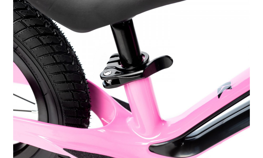 Balansinis dviratukas Karbon First pink-black - 2