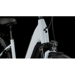 Elektrinis dviratis Cube Supreme Hybrid EXC 625 Easy Entry flashwhite'n'black 2023