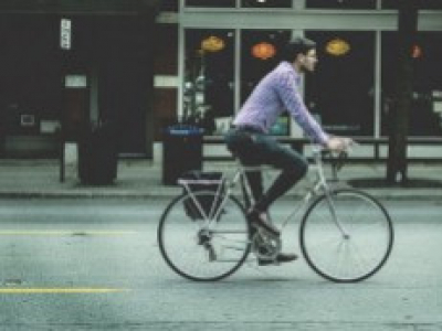 Trumpa atmintinė važiuojantiems dviračiu mieste